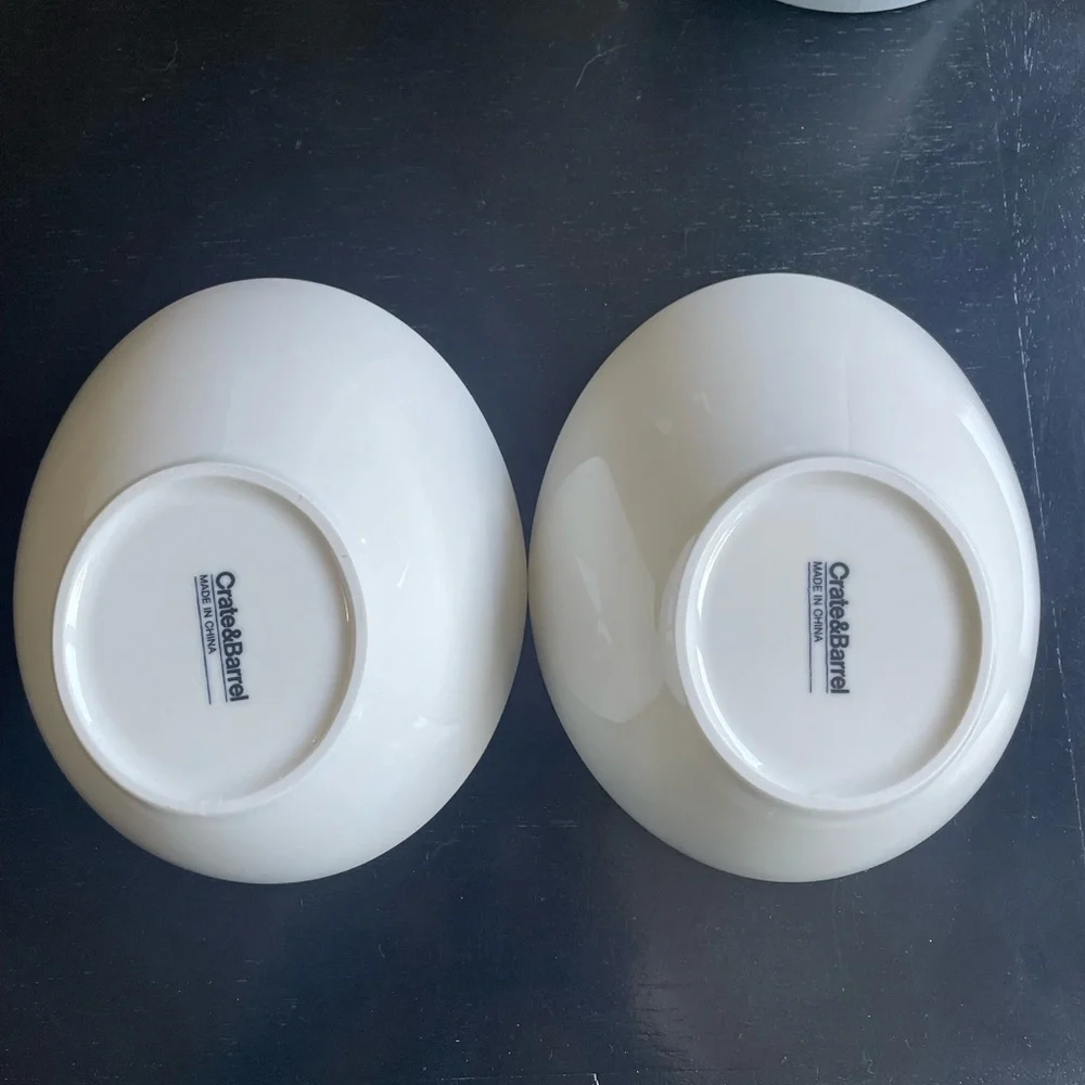 Elegant White Ceramic Bowls Slanted Design